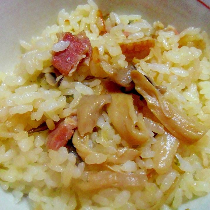 ベーコンとエリンギの炊き込みご飯 レシピ 作り方 By Chaachan6066 楽天レシピ ベーコンとエリンギの炊き込みご飯 レシピ 作り方 By Chaachan6066 楽天レシピ